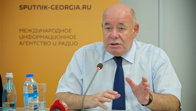 Михаил Швыдкой в редакции Sputnik Грузия Михаил Швыдкой в редакции Sputnik Грузия