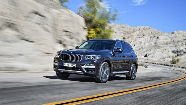 Автомобиль BMW X3. Архивное фото Автомобиль BMW X3. Архивное фото