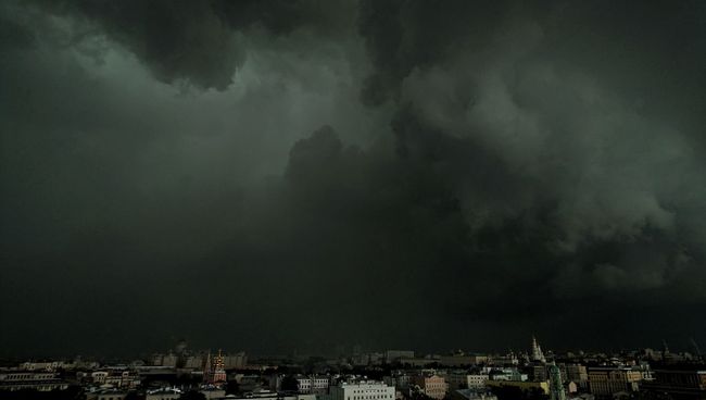 Тучи над Москвой