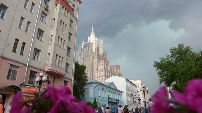 Дождь в Москве. Архивное фото Дождь в Москве. Архивное фото