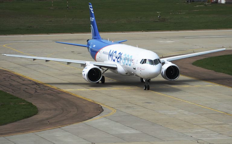 Первый полет нового российского пассажирского самолета МС-21 Первый полет нового российского пассажирского самолета МС-21