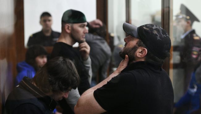 Подсудимые во время обсуждения вердикта по делу об убийстве Бориса Немцова. 4 июля 2017. Архивное фото Подсудимые во время обсуждения вердикта по делу об убийстве Бориса Немцова. 4 июля 2017. Архивное фото