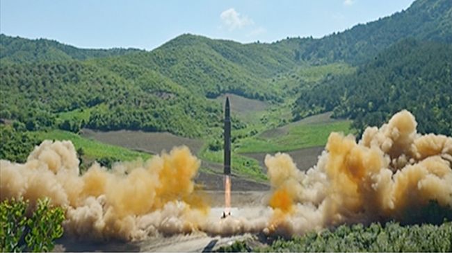 Запуск северокорейской баллистической ракеты Хвасон-14. 4 июля 2017 Запуск северокорейской баллистической ракеты Хвасон-14. 4 июля 2017