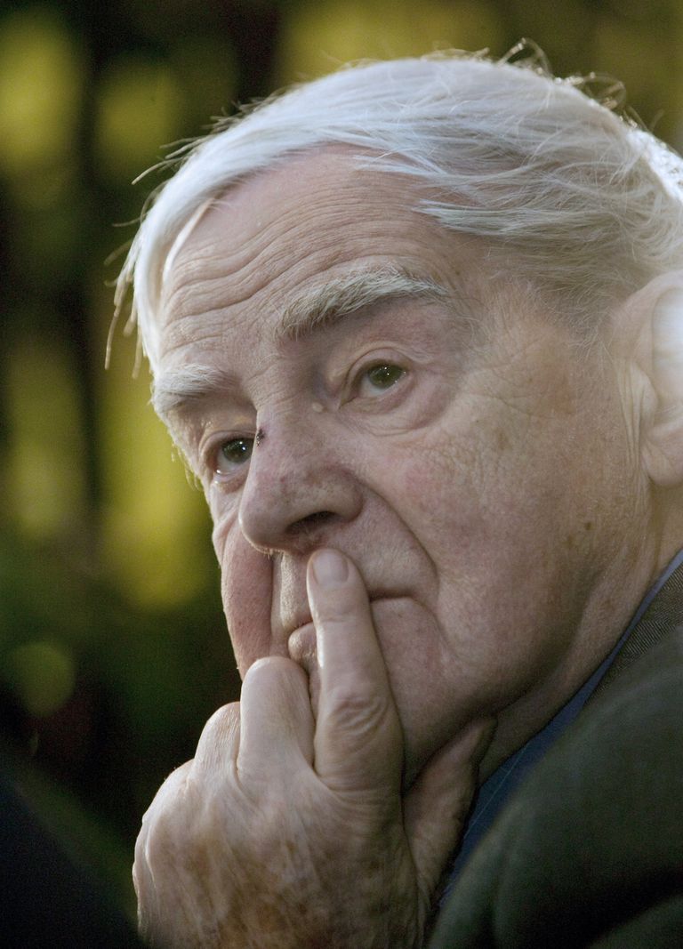 Писатель Даниил Гранин во время презентации своей книги Причуды моей памяти Писатель Даниил Гранин во время презентации своей книги Причуды моей памяти