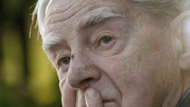 Писатель Даниил Гранин Писатель Даниил Гранин