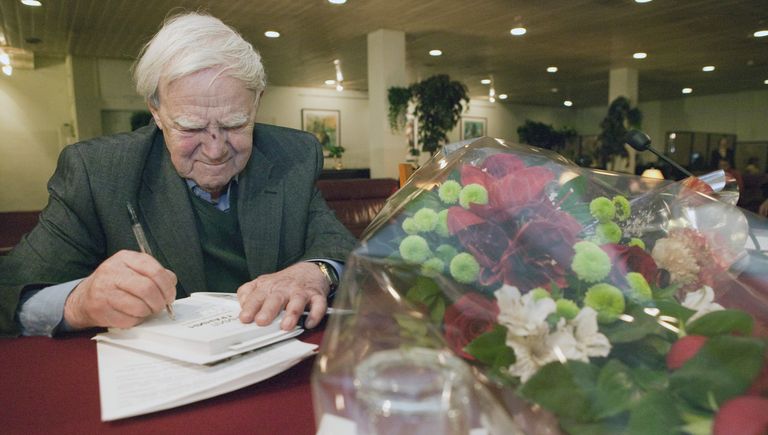 Писатель Даниил Гранин во время презентации своей книги Причуды моей памяти