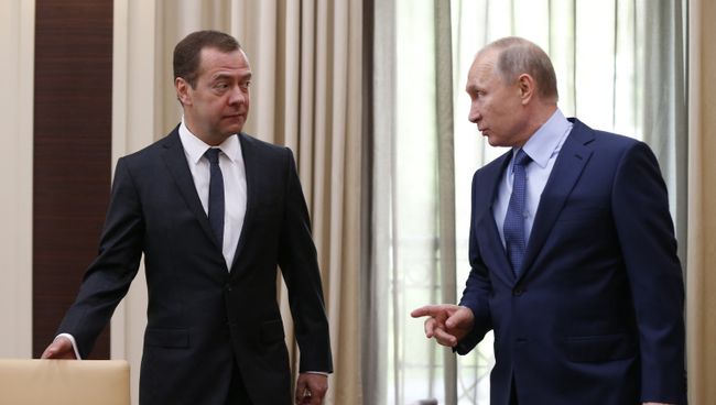 Владимир Путин и Дмитрий Медведев. Архивное фото Владимир Путин и Дмитрий Медведев. Архивное фото