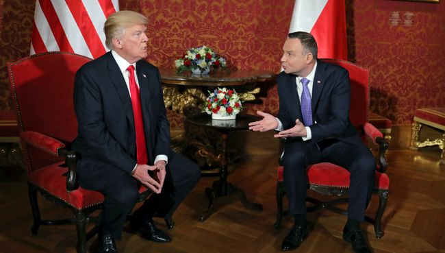 Президент США Дональд Трамп и президент Польши Анджей Дуда во время встречи в Варшаве Президент США Дональд Трамп и президент Польши Анджей Дуда во время встречи в Варшаве