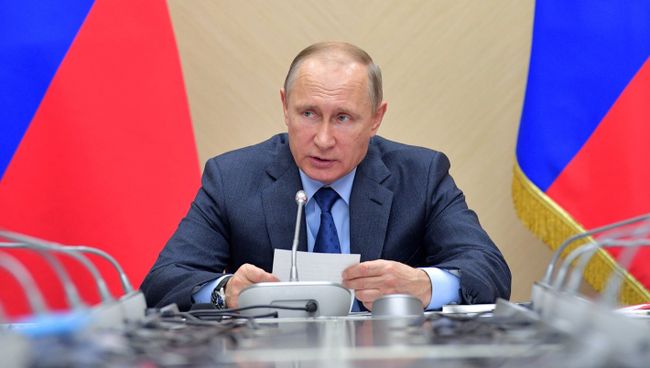 Президент РФ Владимир Путин проводит заседание Комиссии по вопросам военно-технического сотрудничества с иностранными государствами. 6 июля 2017 Президент РФ Владимир Путин проводит заседание Комиссии по вопросам военно-технического сотрудничества с иностранными государствами. 6 июля 2017