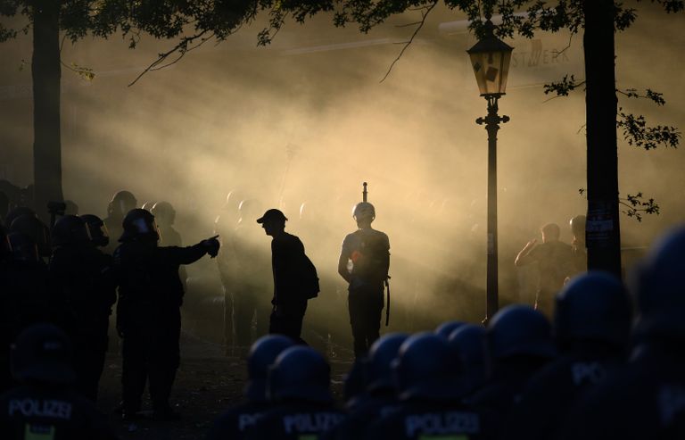Во время акции протеста в преддверии саммита G20 в Гамбурге Во время акции протеста в преддверии саммита G20 в Гамбурге