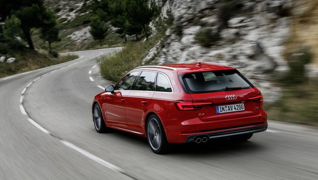 Автомобиль Audi. Архивное фото Автомобиль Audi. Архивное фото