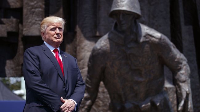 Президент США Дональд Трамп во время визита в Варшаву. 6 июля 2017 Президент США Дональд Трамп во время визита в Варшаву. 6 июля 2017
