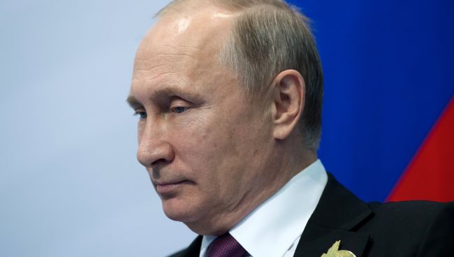 Владимир Путин во время саммита лидеров Группы двадцати G20 в Гамбурге. 8 июля 2017 Владимир Путин во время саммита лидеров Группы двадцати G20 в Гамбурге. 8 июля 2017