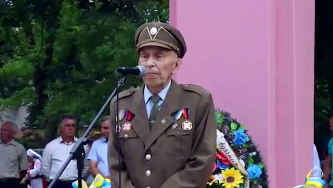 Украинский националист умер во время речи у памятника Шухевичу Украинский националист умер во время речи у памятника Шухевичу
