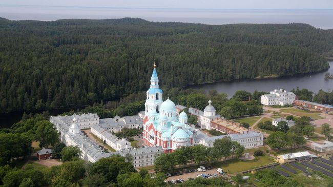 Спасо-Преображенский Валаамский ставропигиальный монастырь. Архивное фото Спасо-Преображенский Валаамский ставропигиальный монастырь. Архивное фото