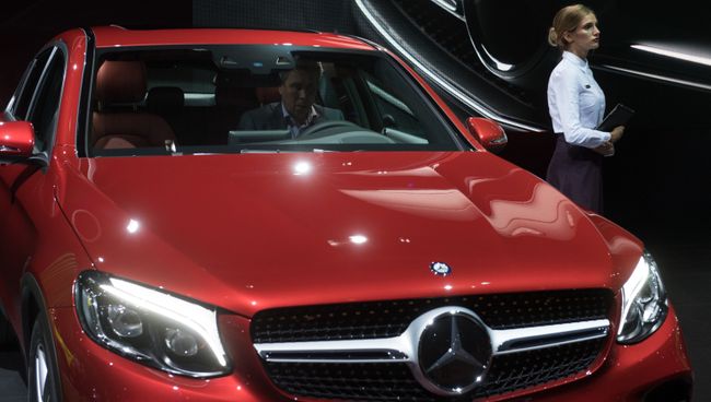 Автомобиль Mercedes-Benz Автомобиль Mercedes-Benz