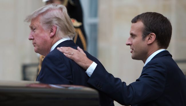 Президент США Дональд Трамп и президент Франции Эммануэль Макрон. Архивное фото Президент США Дональд Трамп и президент Франции Эммануэль Макрон. Архивное фото
