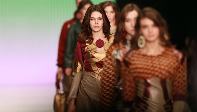 Показ коллекций одежды Лаборатории моды Вячеслава Зайцева в рамках Mercedes-Benz Fashion Week Russia. Архивное фото Показ коллекций одежды Лаборатории моды Вячеслава Зайцева в рамках Mercedes-Benz Fashion Week Russia. Архивное фото