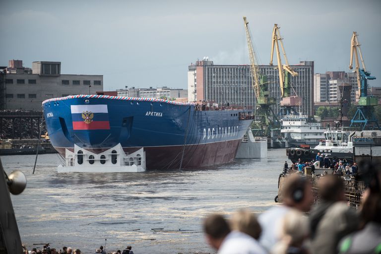 Спуск на воду головного атомного ледокола проекта Арктика в Санкт-Петербурге Спуск на воду головного атомного ледокола проекта Арктика в Санкт-Петербурге