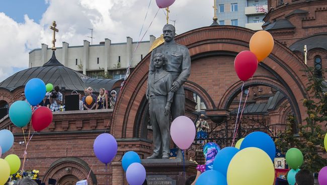 Открытие памятника Императору Николаю II и наследнику - цесаревичу Алексею в Новосибирске. 16 июля 2017 Открытие памятника Императору Николаю II и наследнику - цесаревичу Алексею в Новосибирске. 16 июля 2017