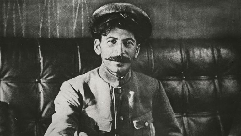 Иосиф Сталин. 1918 год Иосиф Сталин. 1918 год