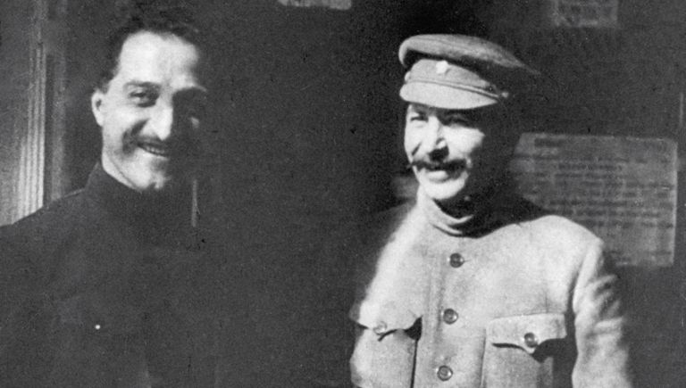 Иосиф Сталин и Серго Орджоникидзе на XII съезде РКП(б). 1923 год Иосиф Сталин и Серго Орджоникидзе на XII съезде РКП(б). 1923 год