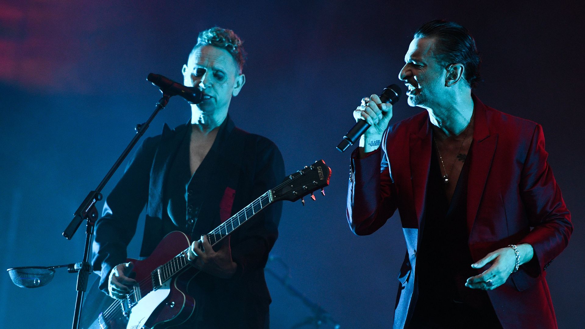 Участники британской группы Depeche Mode Дэйв Гaан и Мартин Гор выступают на концерте на стадионе Открытие Арена в Москве - РИА Новости, 1920, 09.01.2022