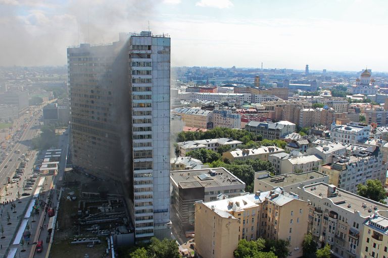 Возгорание в высотном здании на улице Новый Арбат в Москве. 18 июля 2017 Возгорание в высотном здании на улице Новый Арбат в Москве. 18 июля 2017
