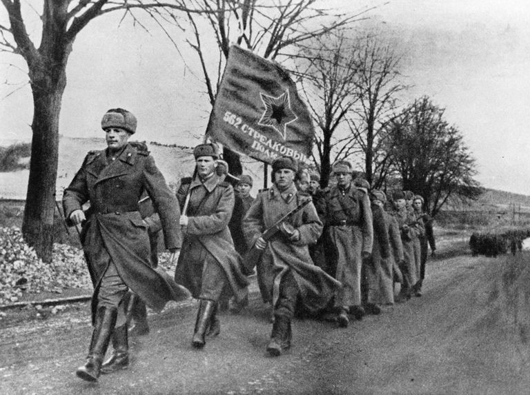 Советские войска на территории освобожденной Польши. Февраль 1945 года Советские войска на территории освобожденной Польши. Февраль 1945 года