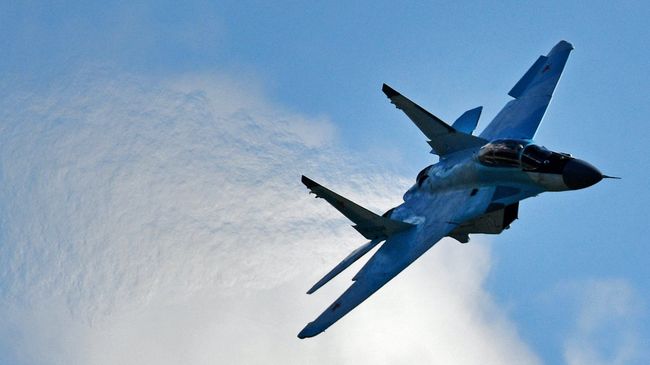 Многоцелевой истребитель МиГ-35 во время демонстрационных полетов на открытии Международного авиационно-космического салона МАКС-2017 Многоцелевой истребитель МиГ-35 во время демонстрационных полетов на открытии Международного авиационно-космического салона МАКС-2017