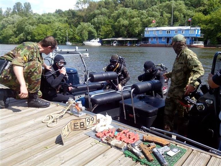 Оружие, найденное на дне реки Москва водолазами подразделения Центра специального назначения Витязь Росгвардии Оружие, найденное на дне реки Москва водолазами подразделения Центра специального назначения Витязь Росгвардии