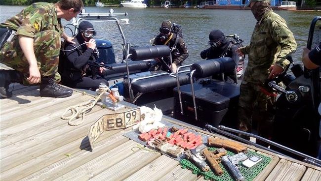 Оружие, найденное на дне реки Москва водолазами подразделения Центра специального назначения Витязь Росгвардии Оружие, найденное на дне реки Москва водолазами подразделения Центра специального назначения Витязь Росгвардии