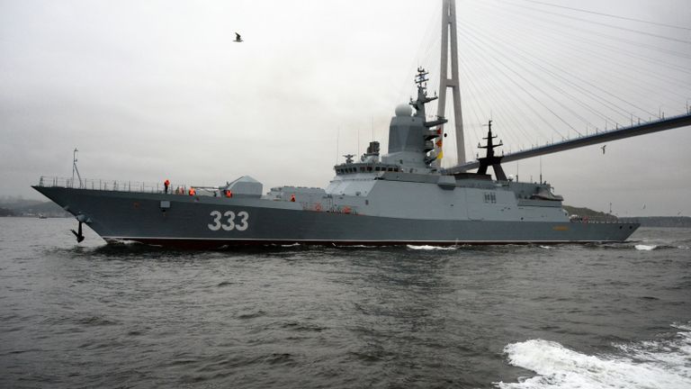 Корвет проекта 20380 Совершенный в акватории Владивостока Корвет проекта 20380 Совершенный в акватории Владивостока