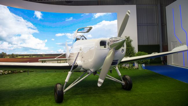 Самолет Т-500 на Международном авиационно-космическом салоне МАКС-2017 в Жуковском Самолет Т-500 на Международном авиационно-космическом салоне МАКС-2017 в Жуковском