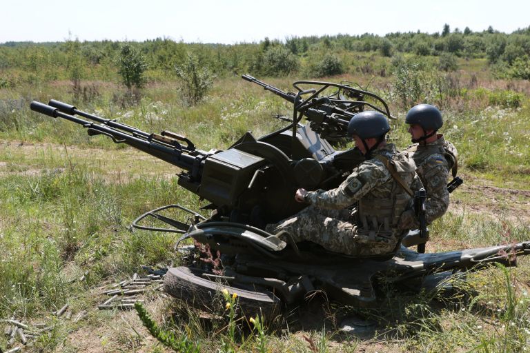 Украинские военнослужащие во время учений в Львовской области