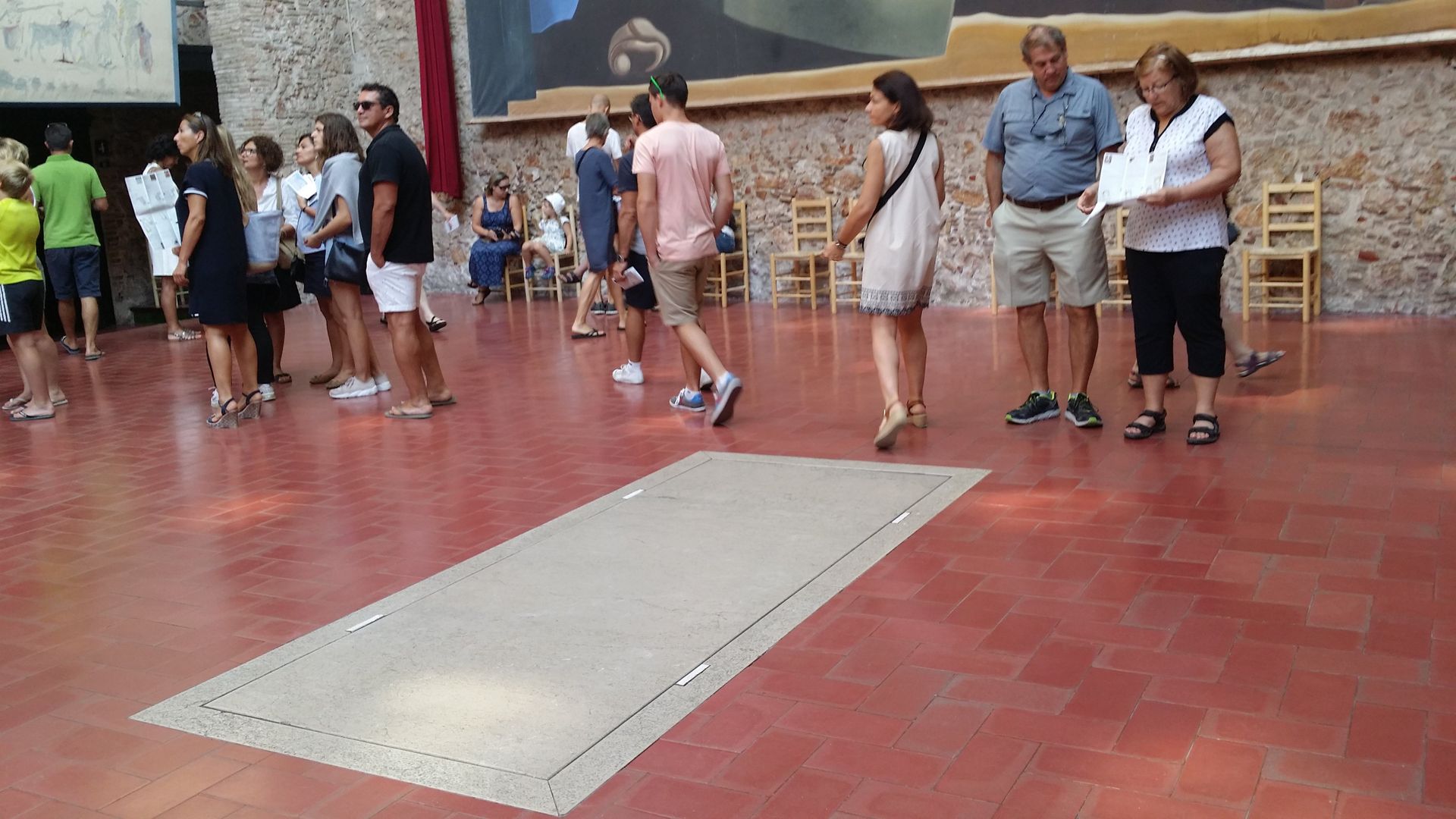 Могила Сальвадора Дали в театре-музее Дали в Фигерасе Могила Сальвадора Дали в театре-музее Дали в Фигерасе - РИА Новости, 1920, 06.05.2024