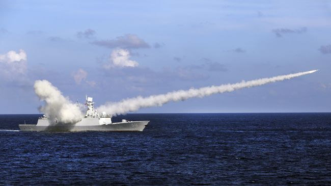Фрегат Юньчэнь ВМС Китая во время военных учений. Архивное фото Фрегат Юньчэнь ВМС Китая во время военных учений. Архивное фото