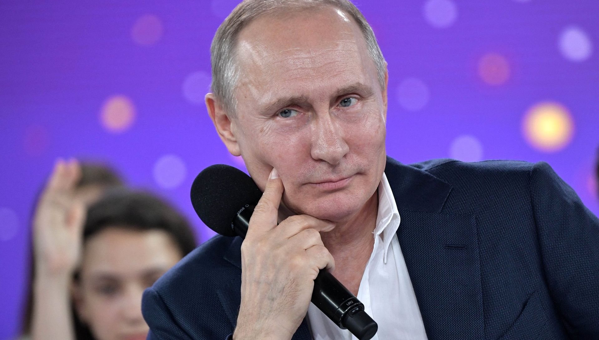 Владимир Путин во время Недетского разговора в образовательном центре для одаренных детей Сириус в Сочи. 21 июля 2017 Владимир Путин во время Недетского разговора в образовательном центре для одаренных детей Сириус в Сочи. 21 июля 2017 - РИА Новости, 1920, 21.07.2017