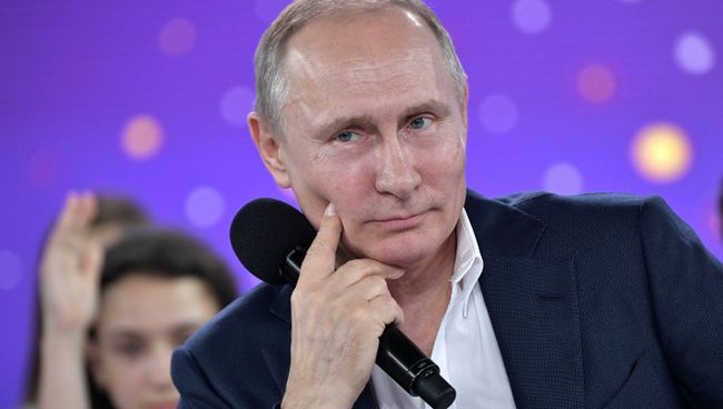 Владимир Путин во время Недетского разговора в образовательном центре для одаренных детей Сириус в Сочи. 21 июля 2017 Владимир Путин во время Недетского разговора в образовательном центре для одаренных детей Сириус в Сочи. 21 июля 2017
