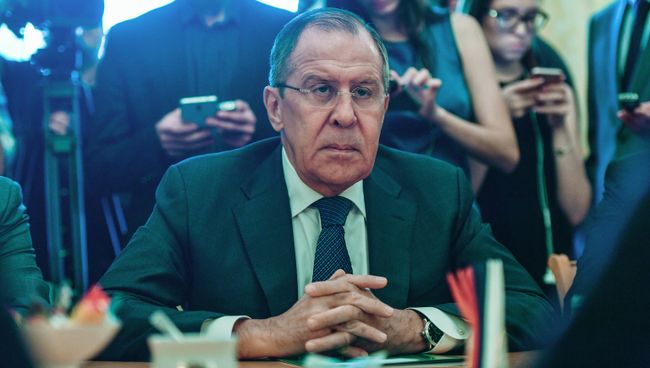 Сергей Лавров во время встречи с вице-президентом Ирака Нури аль-Малики. 24 июля 2017 Сергей Лавров во время встречи с вице-президентом Ирака Нури аль-Малики. 24 июля 2017
