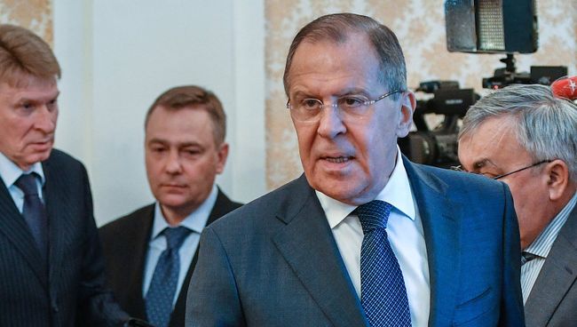 Сергей Лавров перед началом встречи с вице-президентом Ирака Нури аль-Малики. 24 июля 2017 Сергей Лавров перед началом встречи с вице-президентом Ирака Нури аль-Малики. 24 июля 2017