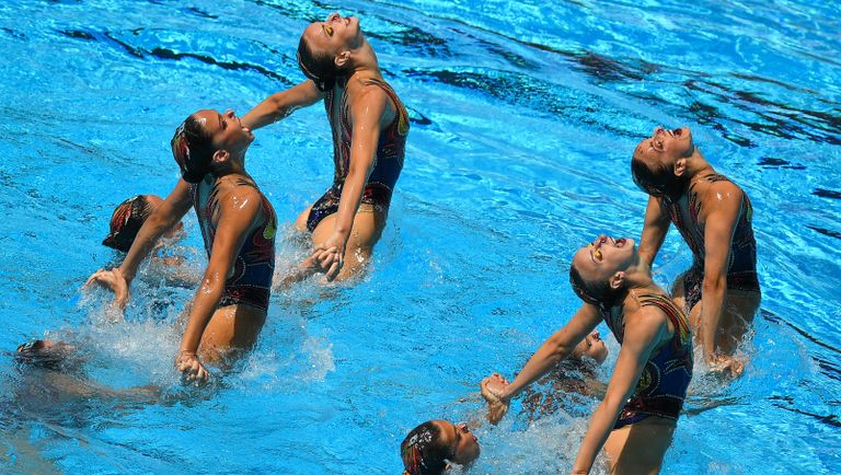 Спортсменки сборной России выступают с произвольной программой в финальных соревнованиях по синхронному плаванию среди групп на чемпионате мира FINA 2017 Спортсменки сборной России выступают с произвольной программой в финальных соревнованиях по синхронному плаванию среди групп на чемпионате мира FINA 2017
