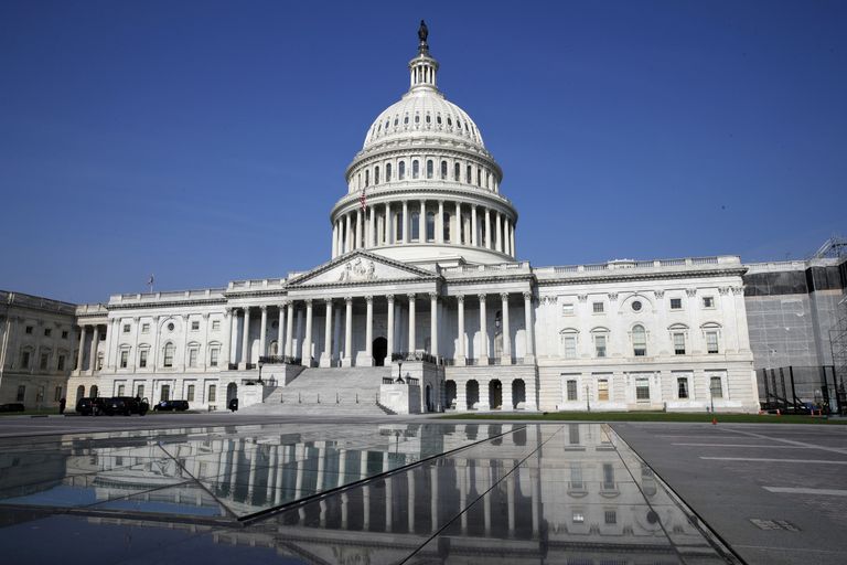 Здание Конгресса США на Капитолийском холме в Вашингтоне