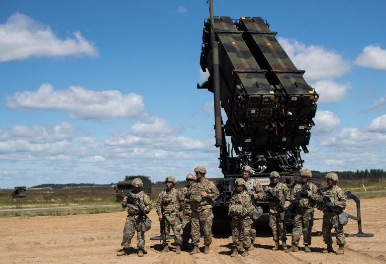 Американский ракетный комплекс Patriot во время учений НАТО в Литве Американский ракетный комплекс Patriot во время учений НАТО в Литве