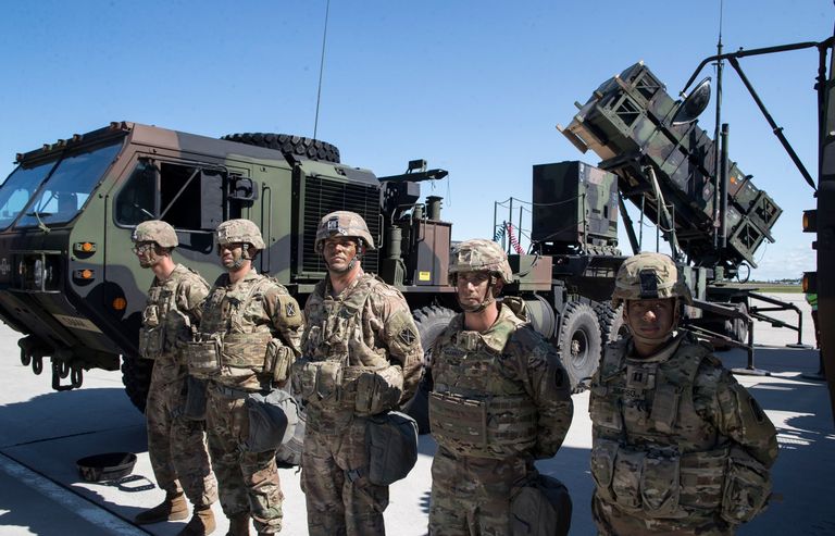 Американский ракетный комплекс Patriot во время учений НАТО в Литве Американский ракетный комплекс Patriot во время учений НАТО в Литве