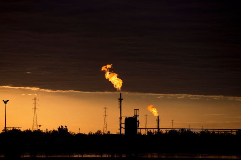 Нефтяной комплекс в районе реки Ориноко в Венесуэле Нефтяной комплекс в районе реки Ориноко в Венесуэле