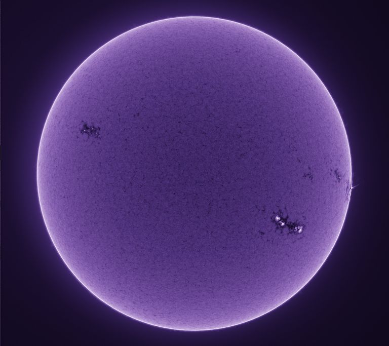 Работа фотографа Michael Wilkinson Ghostly Sun, вошедшая в шорт-лист Insight Astronomy Photographer of the Year 2017 Работа фотографа Michael Wilkinson Ghostly Sun, вошедшая в шорт-лист Insight Astronomy Photographer of the Year 2017