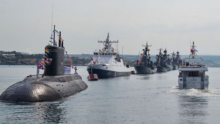 Генеральная репетиция парада кораблей ко Дню ВМФ в Севастополе Генеральная репетиция парада кораблей ко Дню ВМФ в Севастополе