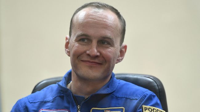 Бортинженер МКС Сергей Рязанский во время пресс-конференции экипажа 52/53-й экспедиции на МКС. 27 июля 2017