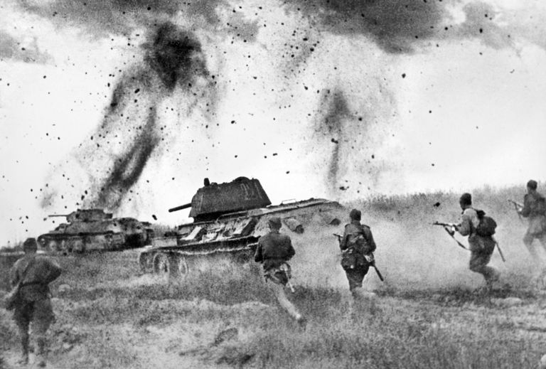 Курская дуга. Атака соединений 5 Гвардейской танковой армии в районе Прохоровки. Июль 1943 Курская дуга. Атака соединений 5 Гвардейской танковой армии в районе Прохоровки. Июль 1943